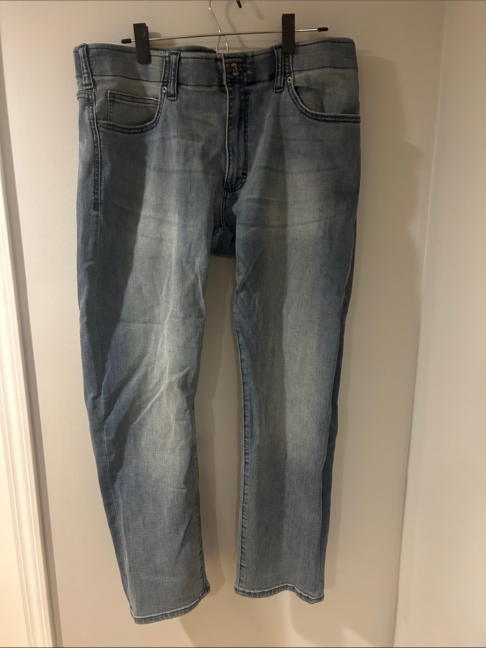 Lee Slim Straight Jeans in Light Blue Wash